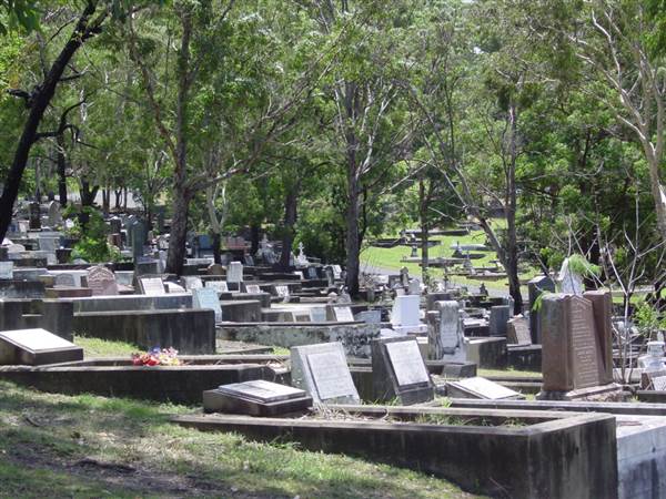Toowong Cemetery (14/02/2005)