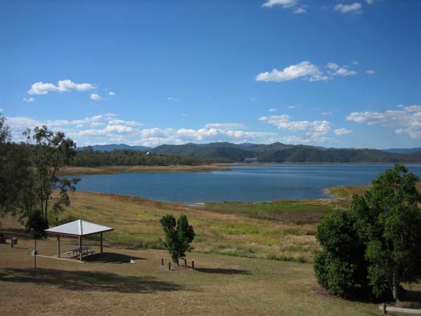 Lake Wivenhoe - Roads & Dam Wall (10/05/2006)