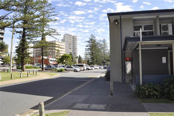 Burleigh Heads - Beach & Surf Club area (19/05/2013 - Credits: Angus Ledgerwood)