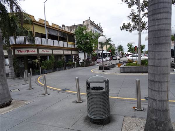 Cnr Logan Rd & Jurgens St (24/01/2014 - Credits: Angus Ledgerwood)