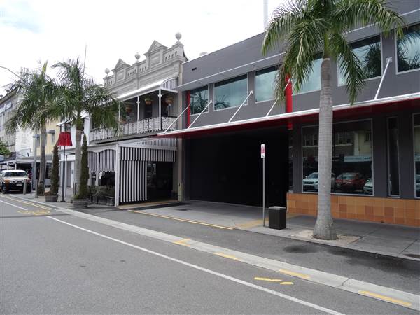Cnr Logan Rd & Jurgens St (24/01/2014 - Credits: Angus Ledgerwood)