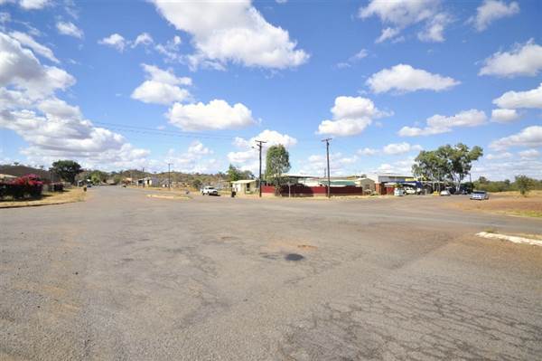 Corner of Killara Crescent & Kolongo Crescent (26/05/2014 - Credits: Angua Ledgerwood)