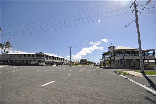 Bowen - Cnr Dalrymple & Herbert Sts (22/07/2014 - Credits: Angus Ledgerwood)