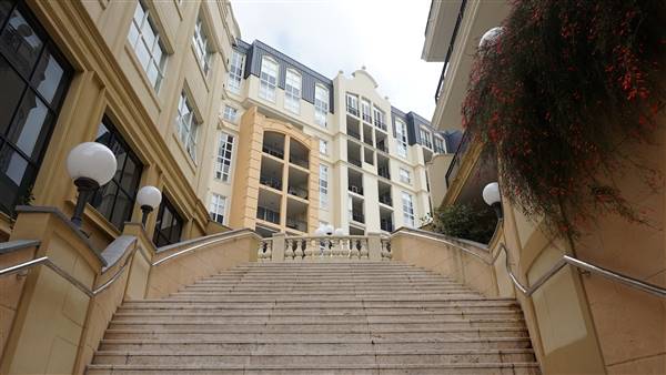 Emerald Lakes - Courtyard (13/10/2016)