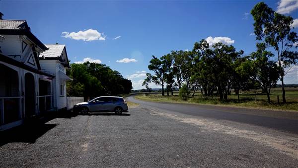 Sandy Creek Pub (Warwick Region) (3/04/2017)