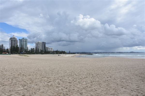 Coolangatta - Marine Parade / Beach (17/05/2019 - Credits: Kathryn Metcalfe)