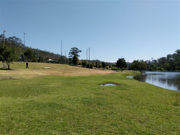 Parkland on the River - Colleges Crossing Recreation Reserve (20/09/2021 - Credits: Kathryn Metcalfe)
