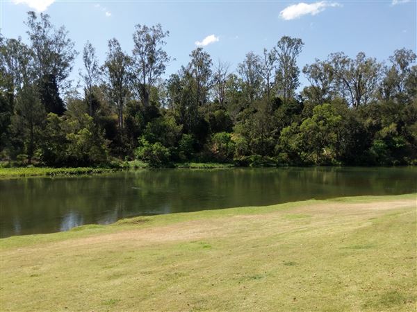 Parkland on the River - Colleges Crossing Recreation Reserve (20/09/2021 - Credits: Kathryn Metcalfe)