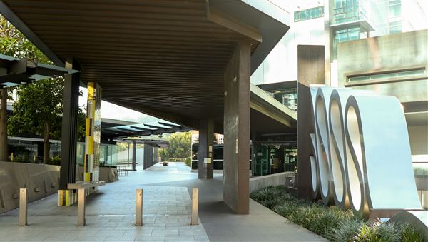 Brisbane Magistrates Court - Courtyard & Streetscape (2/06/2023 - Credits: Screen Queensland)